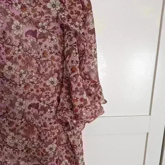 Status by Chenault Floral Top - Picture 4 of 4